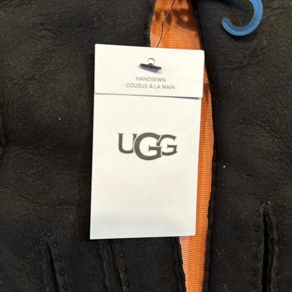 New UGG Shearling Sheepskin Lined Gloves. Black. Large.